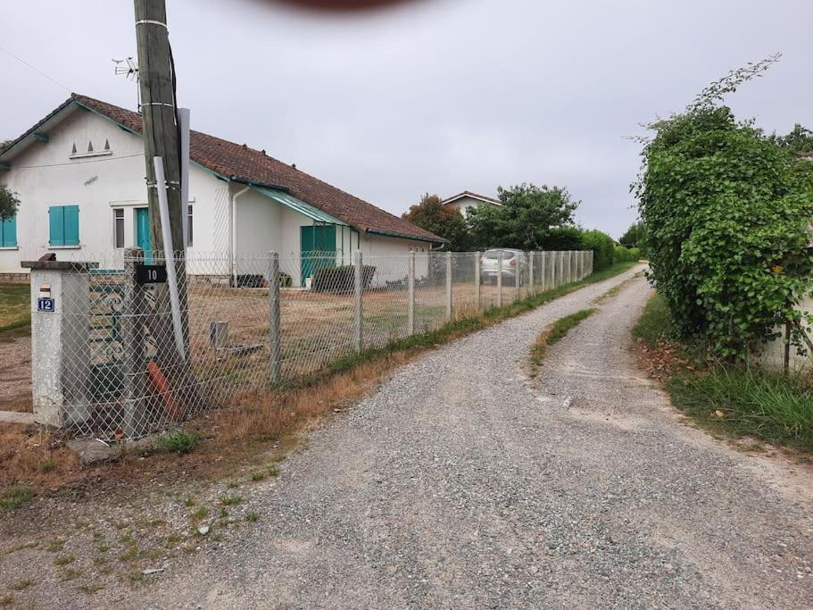 Charmant T2, Cl 3 Etoiles, 4 Lits, 4 Personnes Et 1Enfant, Parking Et Terrasse Saint-Sever  Exterior photo